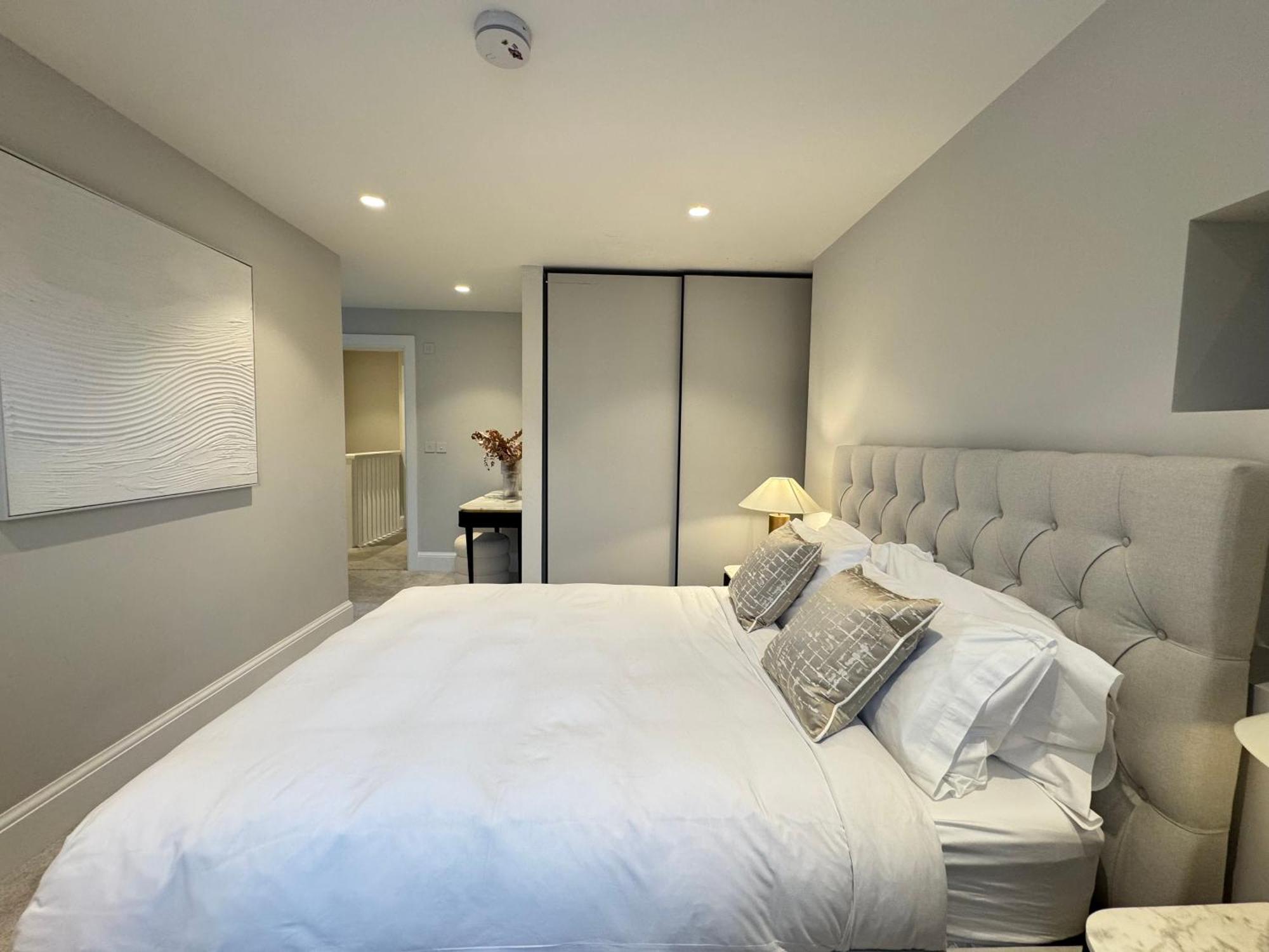 Comfort 3 Bedroom In Notting Hill *