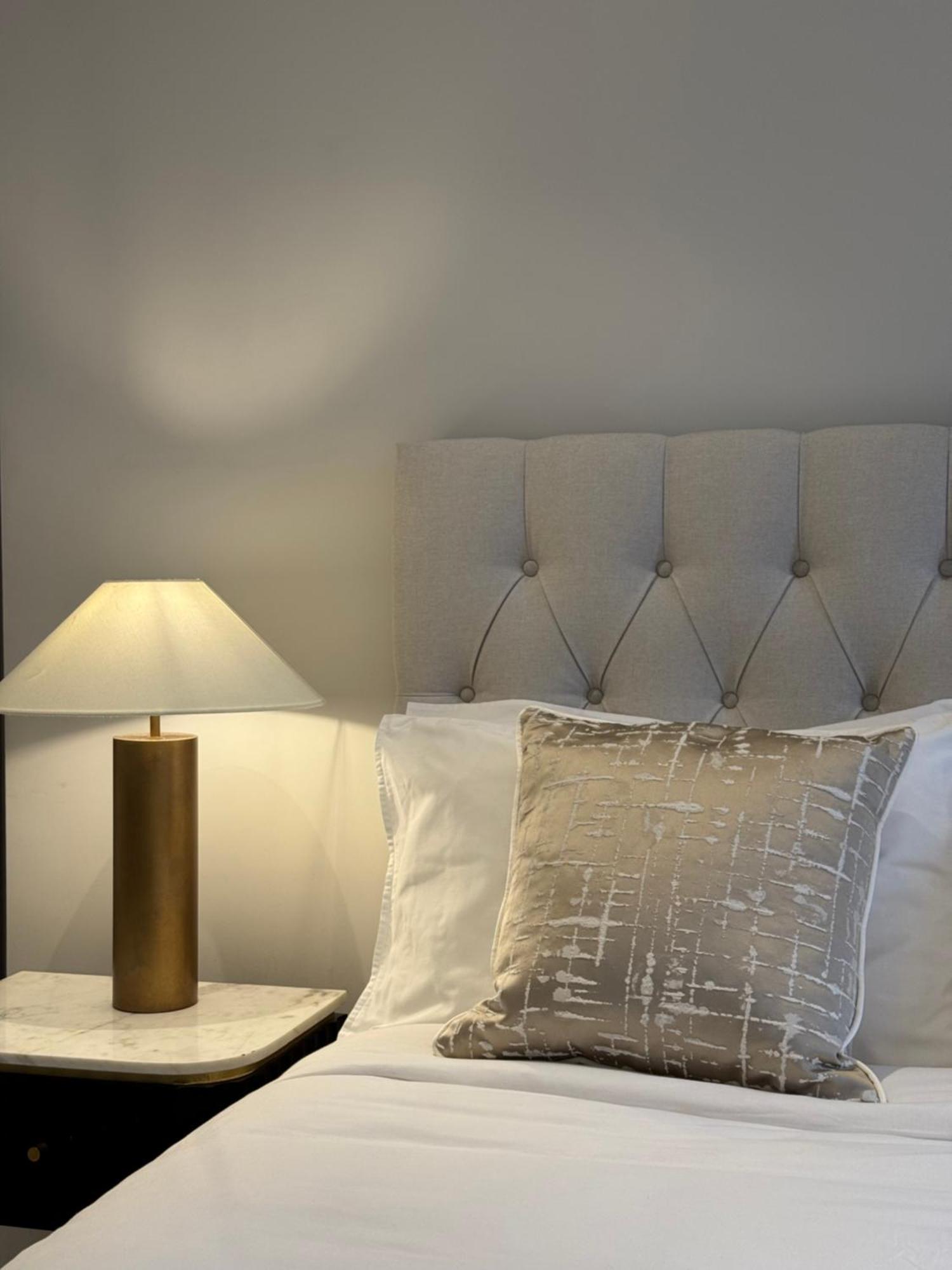 Comfort 3 Bedroom In Notting Hill *